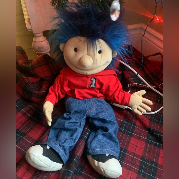 FOLKMANIS| Vintage, retired Zeke boy puppet. Blue hair. Red hoodie. - Picture 4 of 6